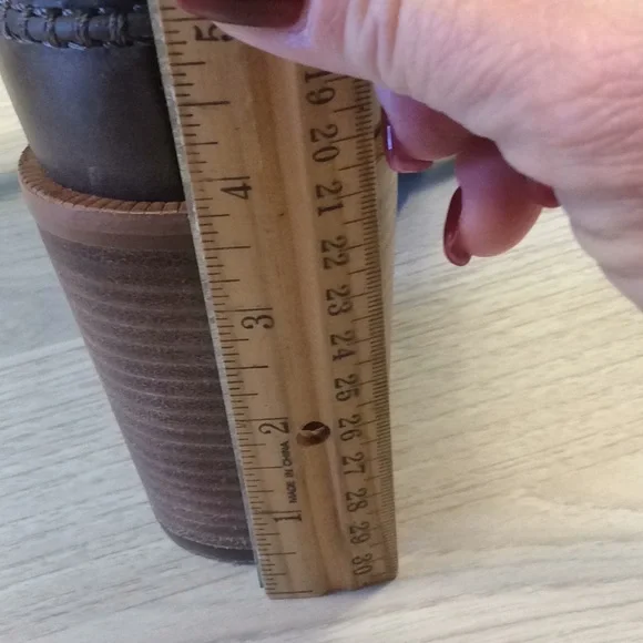 UGG Women Jaxon Brown Cuffed Shearling Bootie- 7.5 - Picture 13 of 16